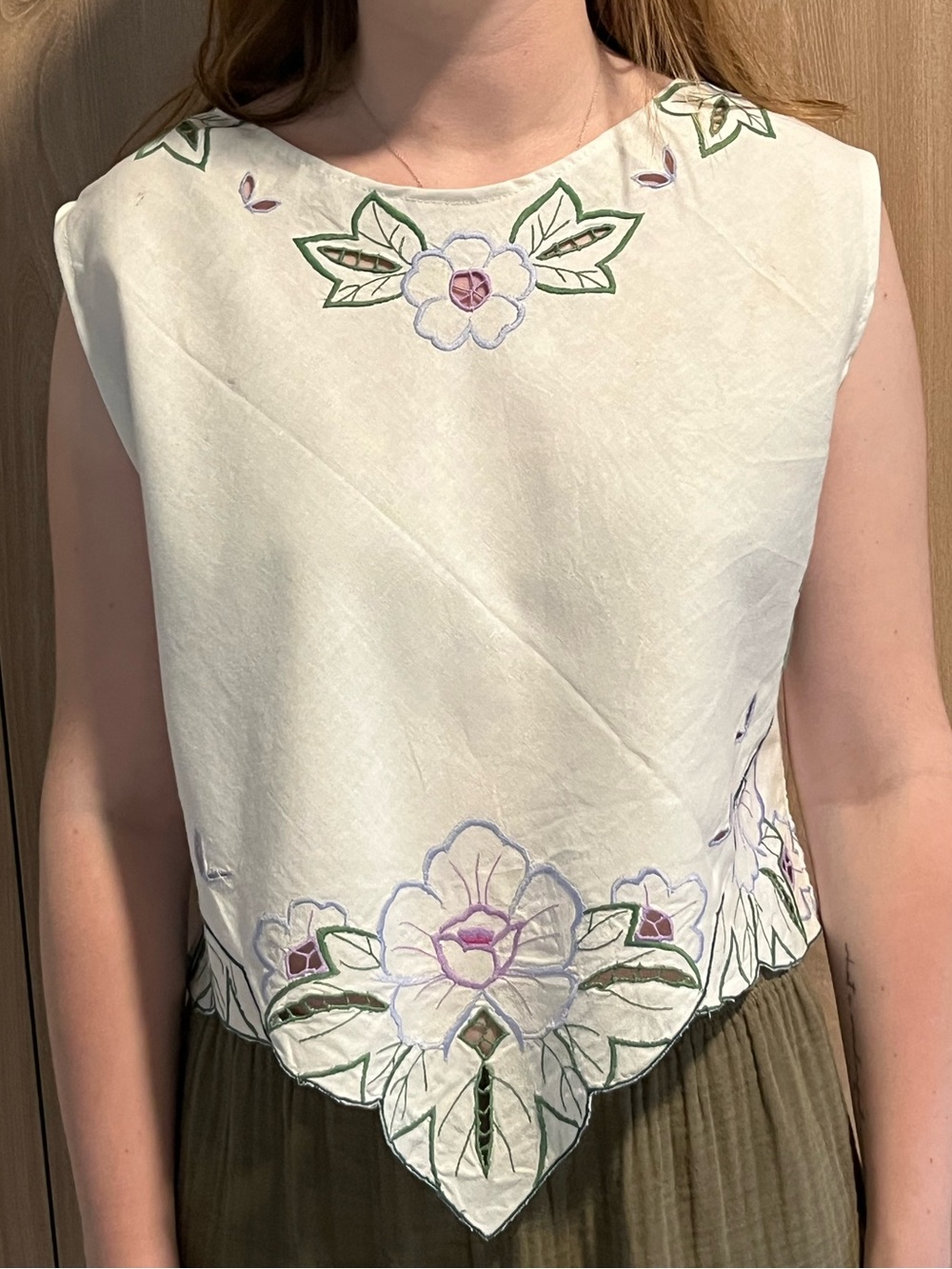 White Embroidered Floral Handkerchief Top - Vintage Linen